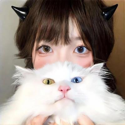 顽皮豹在树林里